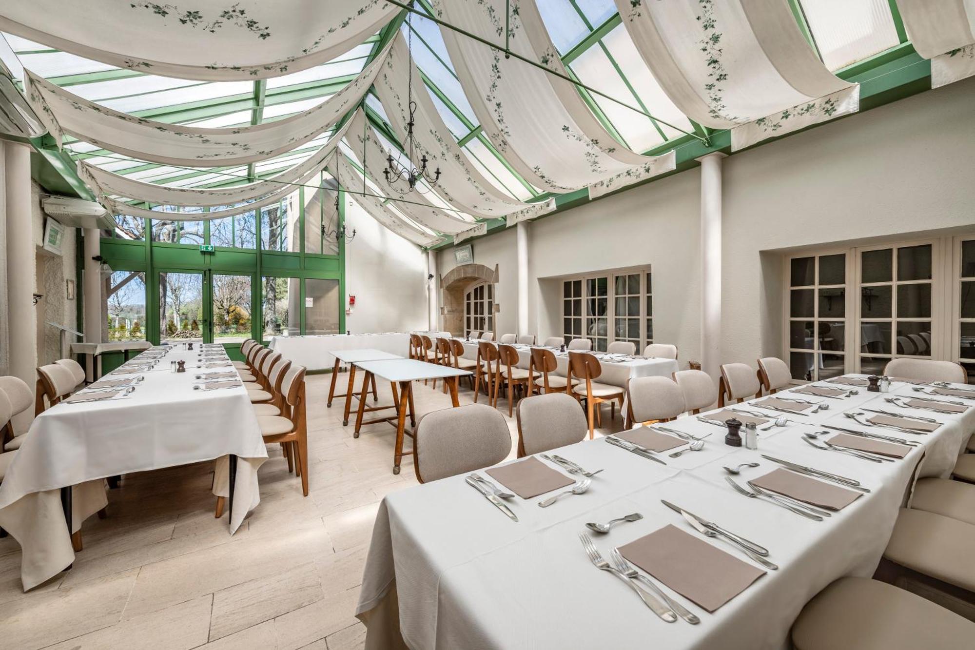 Le Relais Fleuri, Hotel Et Restaurant Logis - Avallon Sauvigny-le-Bois Exterior foto